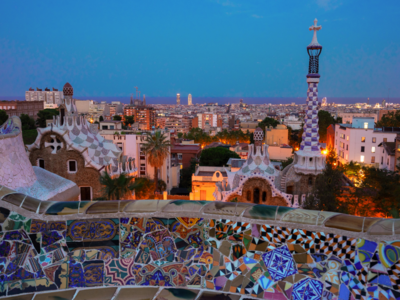 Widok na Barcelonę z Parku Guell wieczorem