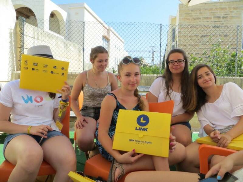 Każdy uczestnik kursu otrzymuje certyfikat od szkoły językowej na Malcie